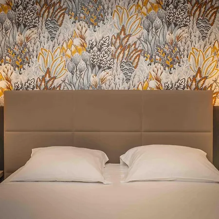 Terminus Orleans Hotel 2*