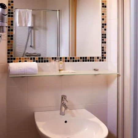 Hotel Terminus Orleans 2*