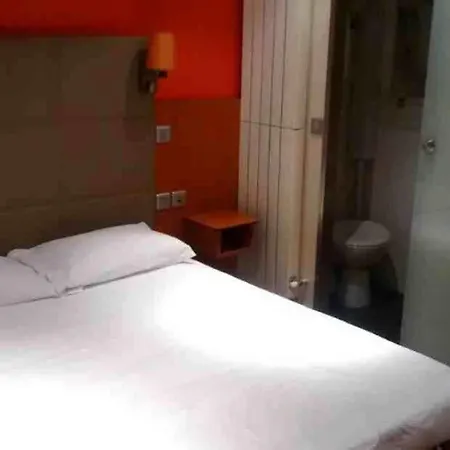Terminus Orleans Hotel 2*